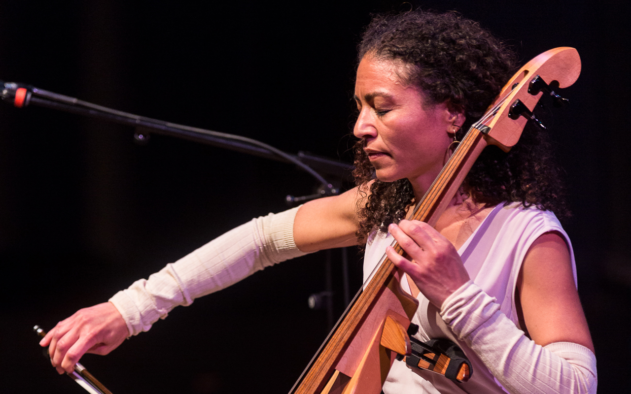 Gretchen Yanover playing the cello, photo by Daniel Sheehan.